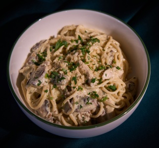 Паста с курицей и грибами