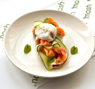 Панкейки с лососем