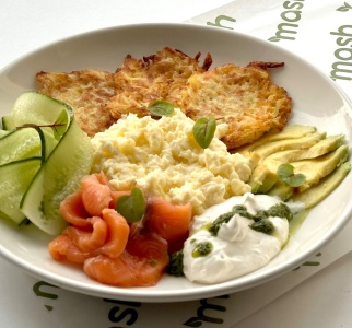 Скрембл с лососем