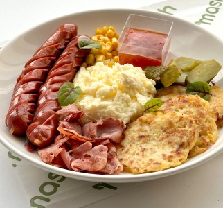 Скрембл с колбасками