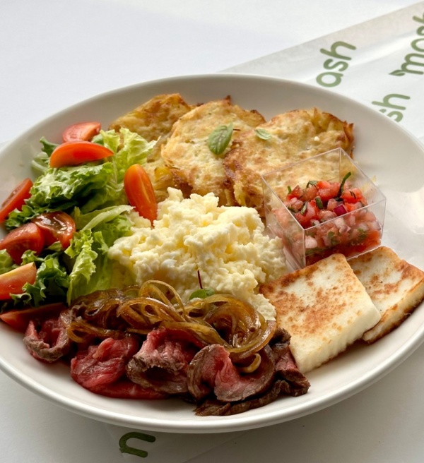 Скрембл с ростбифом